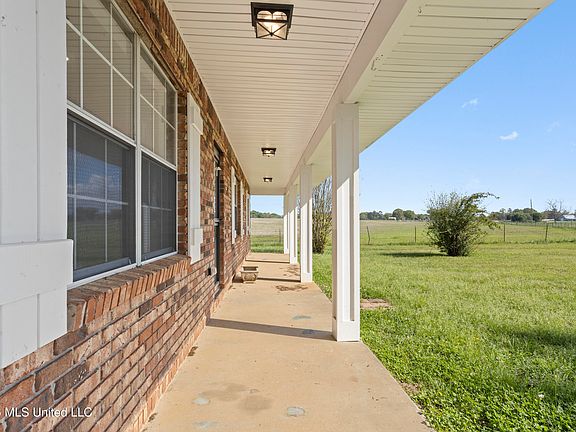 5th image of 371 Price Rd