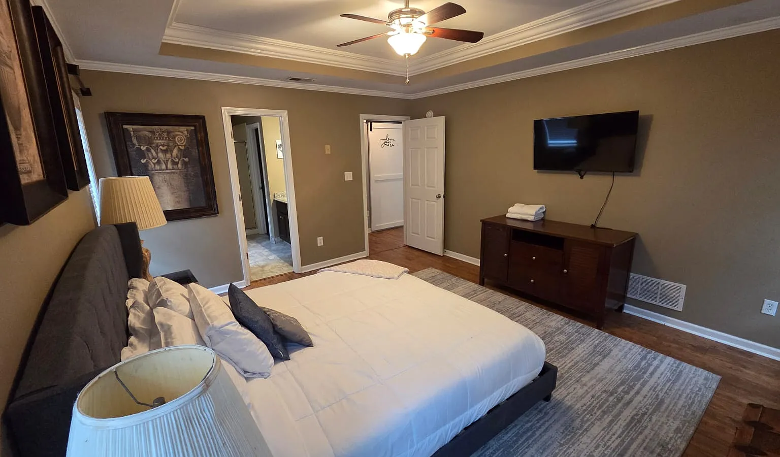 4 bed, 2474 sqft, $5,995 — Photo 3
