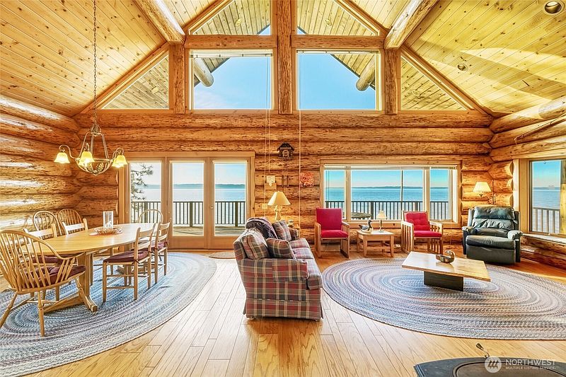 3rd image of 154 Rockaway Beach Lane