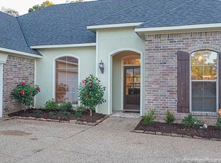 1774 Turning Leaf Trl, Haughton, LA 71037
