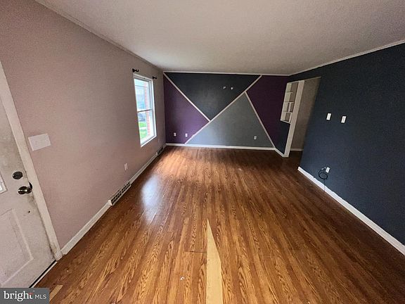 4th image of 14310 Greenfield Cres SW