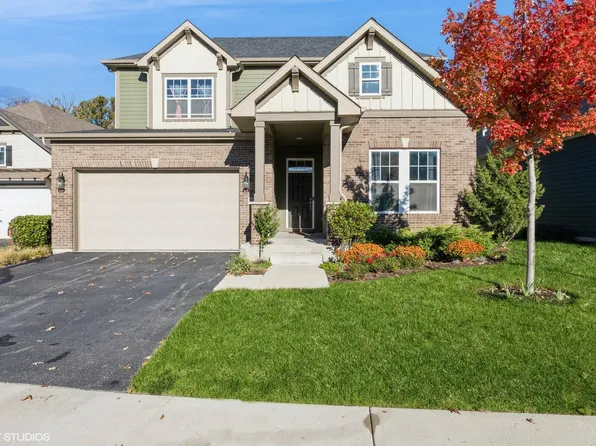 1040 Ironwood Ct, Glenview, IL 60025