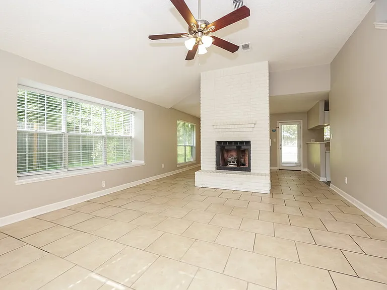 1229 Jacksons View Rd — Photo 9