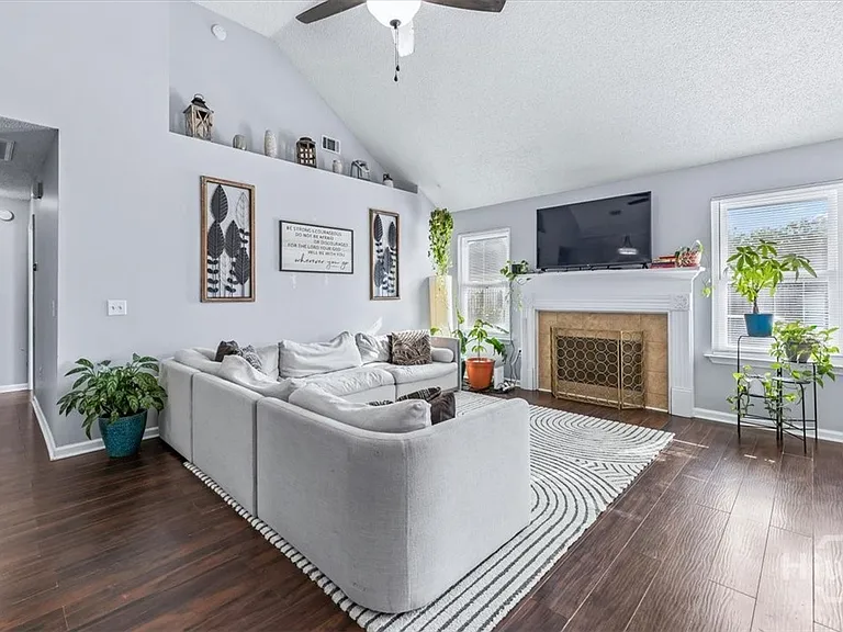 468 Golden Grove Ln — Photo 6