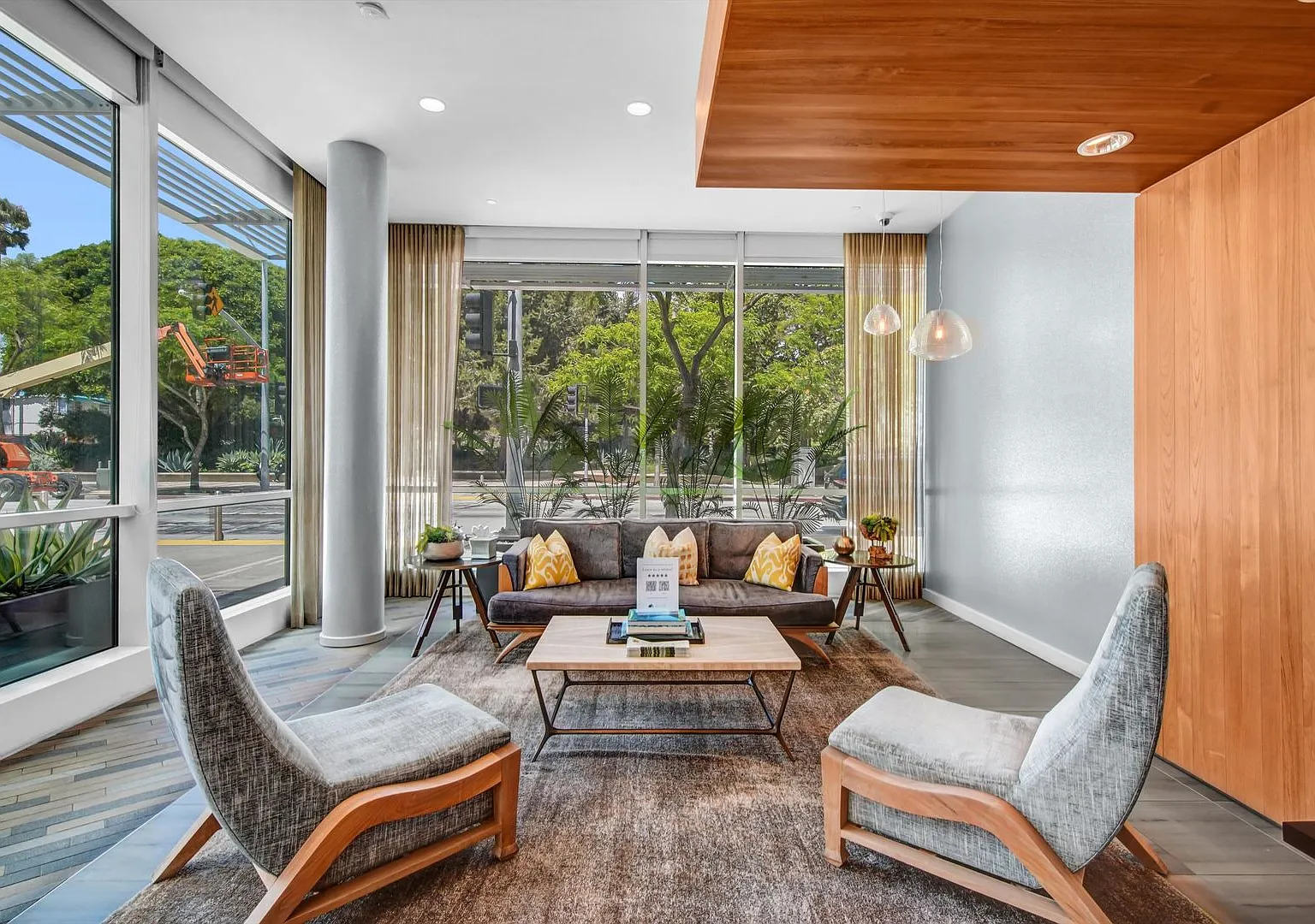 Oceanview Luxurious Chic Condo for High Quality Lifestyle — Photo 3