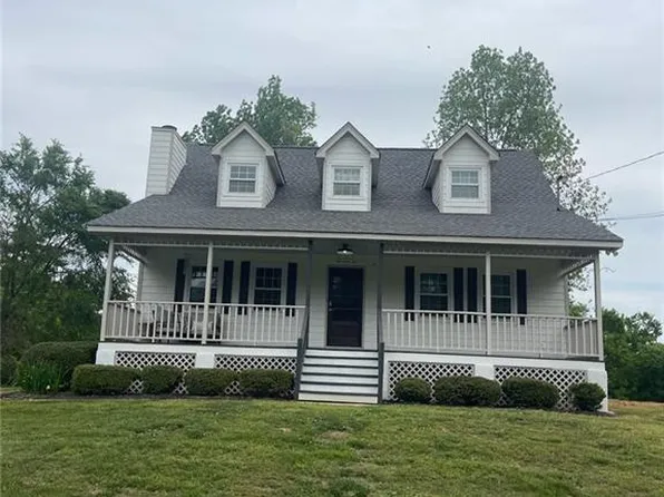 126 Findley Rd, Rydal, GA 30171