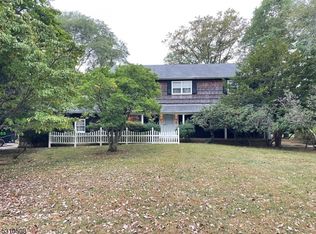 71 Catskill Ct, Belle Mead, NJ 08502