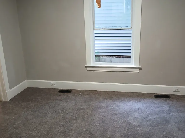 8907 Lexington Ave — Photo 4