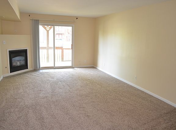4th image of 1875 Tall Oaks Dr Unit 1403