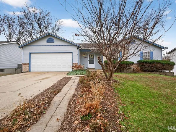 6420 Long Timber Dr, O'Fallon, MO 63368