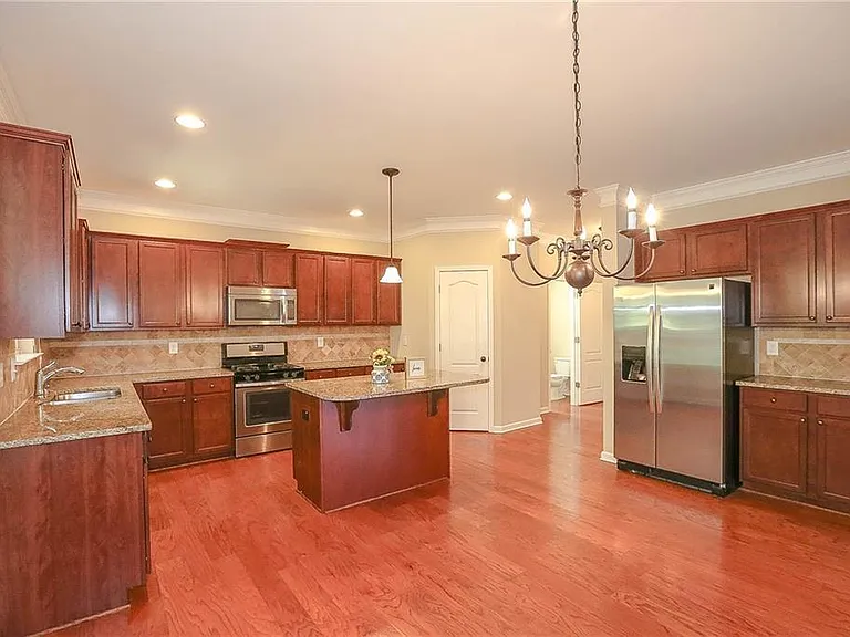 430 Park Place Ct — Photo 4