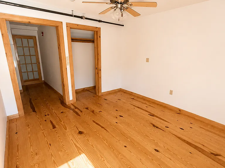 16 Livingston St #E — Photo 10