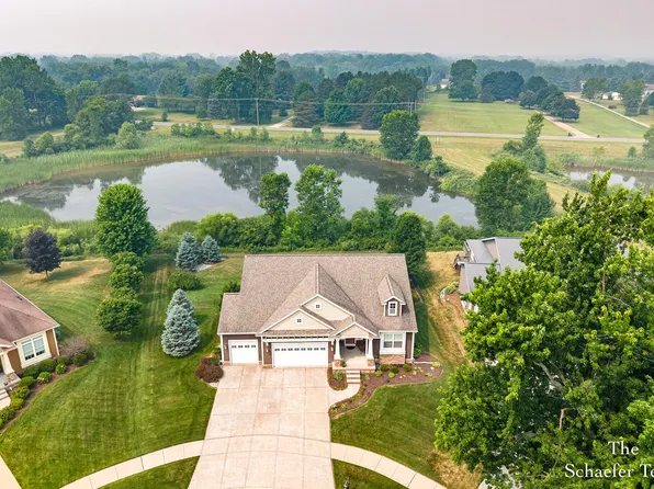 8736 Mount Rainier Cir, Lansing, MI 48917