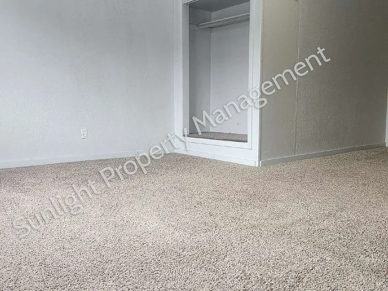 105 E Main St #1 — Photo 3