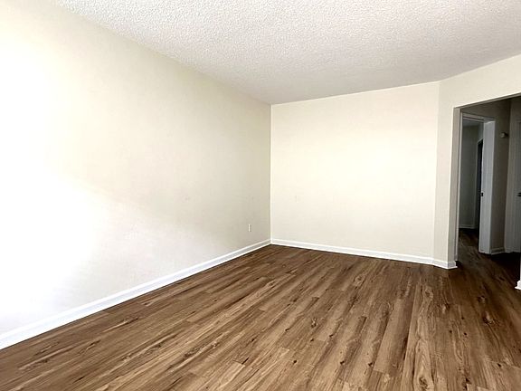 5th image of 4525 Kansas St