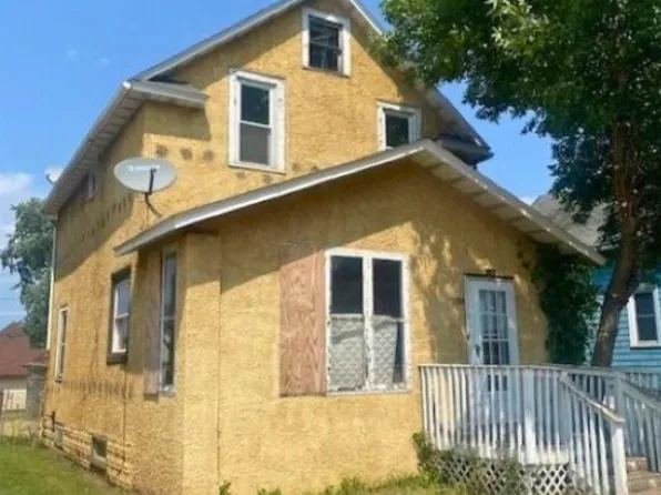 107 11th St S, Virginia, MN 55792