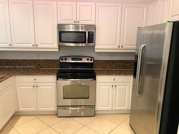 5th image of 3500 Oaks Clubhouse Dr APT 107