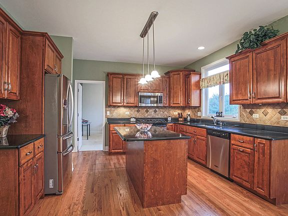 2nd image of 3416 Sunnyside Ct