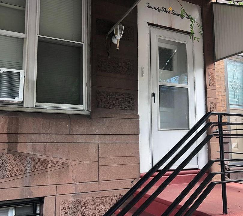 1st image of 2523 S 16th St