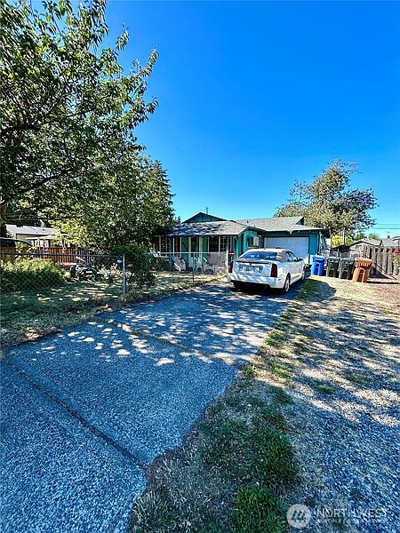 2nd image of 5133 N 38th Street