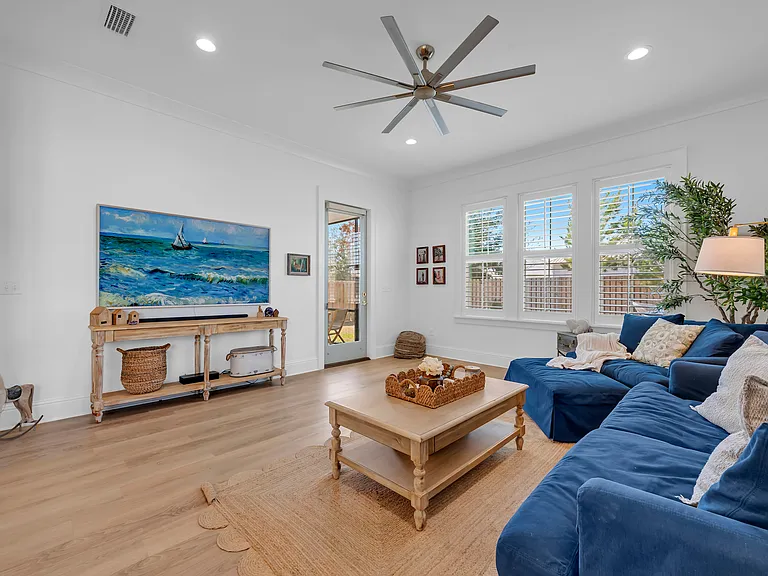 1249 Dorado Way — Photo 3