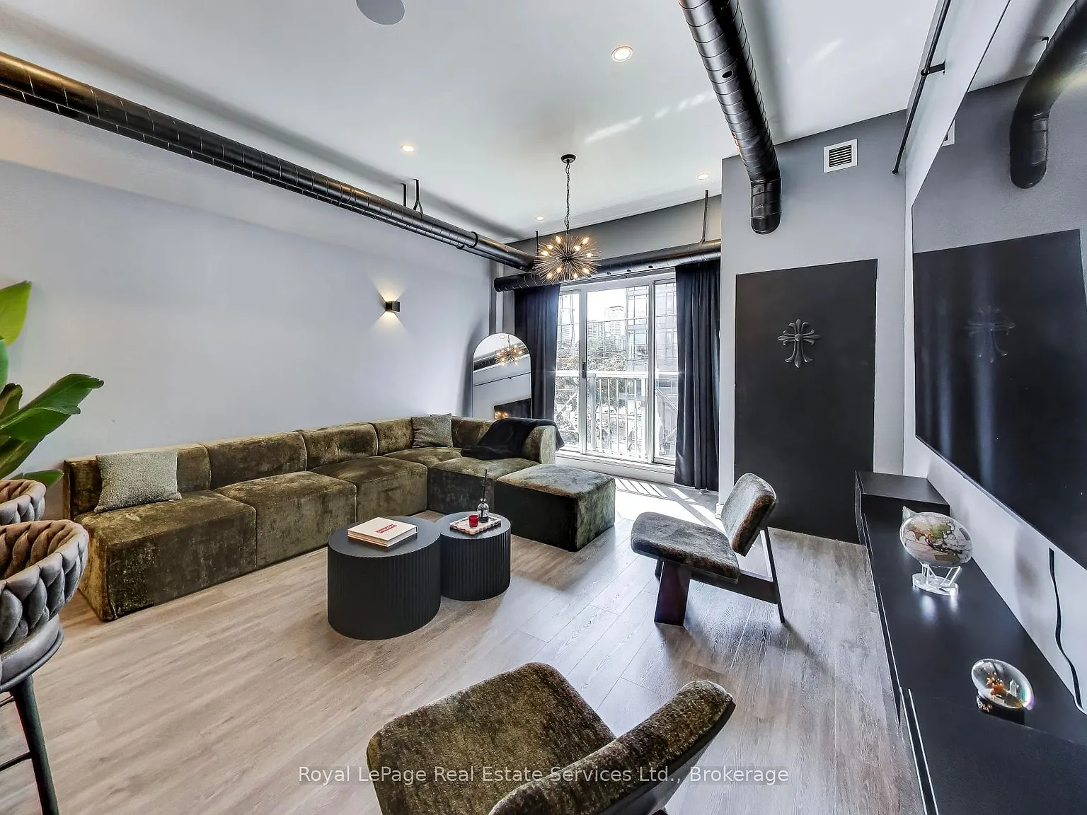 Tecumseth Lofts — Photo 3