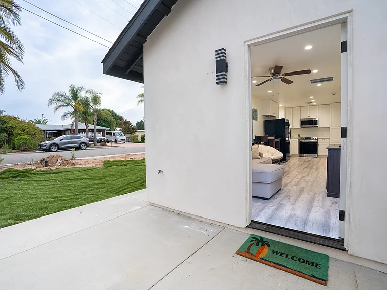 181 Parnassus Cir — Photo 6