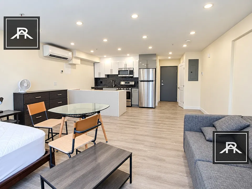 1028 Commonwealth Ave #404