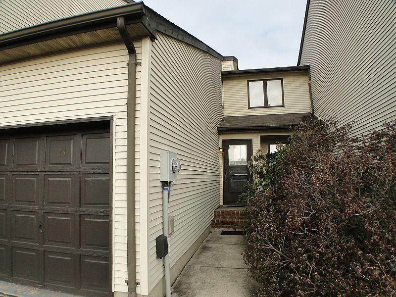 2nd image of 14 Olive Ct