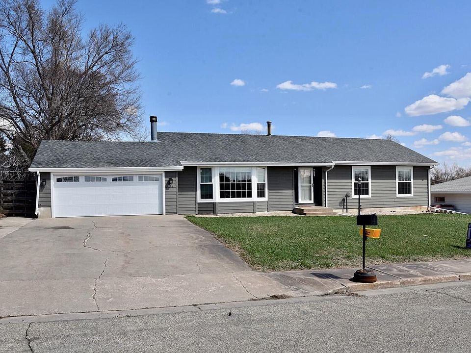 614 N Maple Ave, Pierre, SD 57501 Zillow