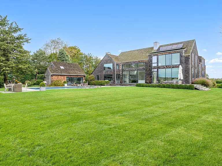 328 Hayground Rd — Photo 38