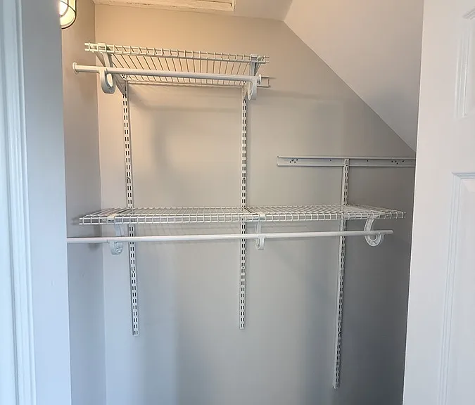 1677 Victoria Ave — Photo 36