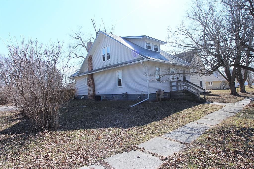 545 Garfield Ave, Farnhamville, IA 50538 Zillow