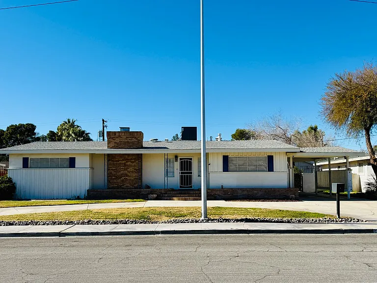 1208 Buehler Dr — Photo 1