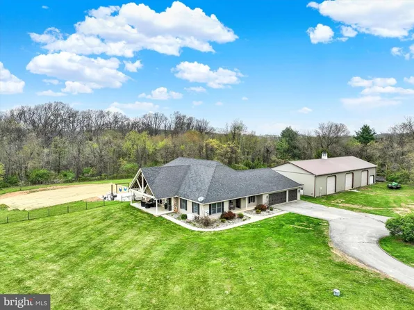 1685 Bahns Mill Rd, Windsor, PA 17366