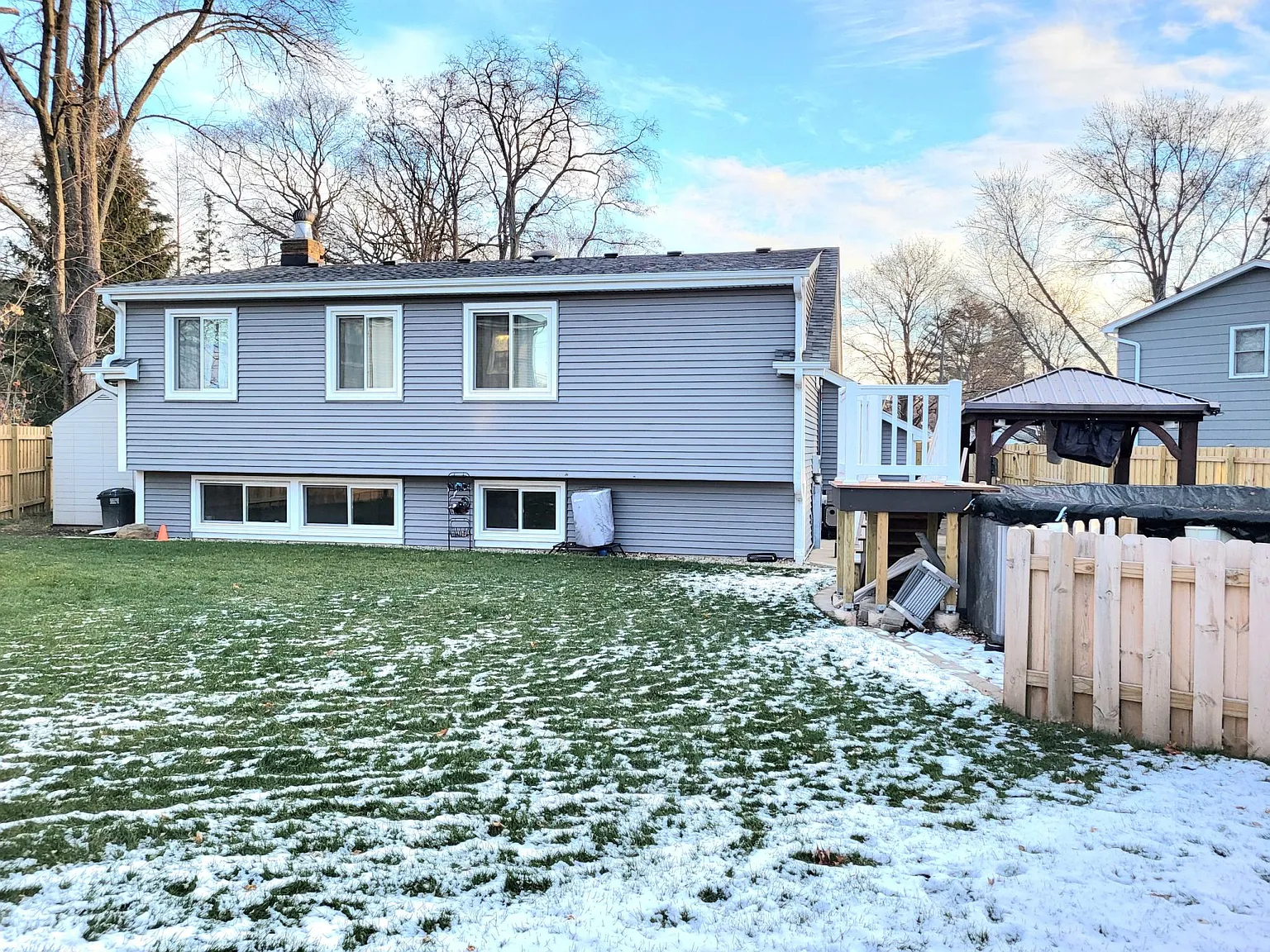 131 Walker Pl photo 1