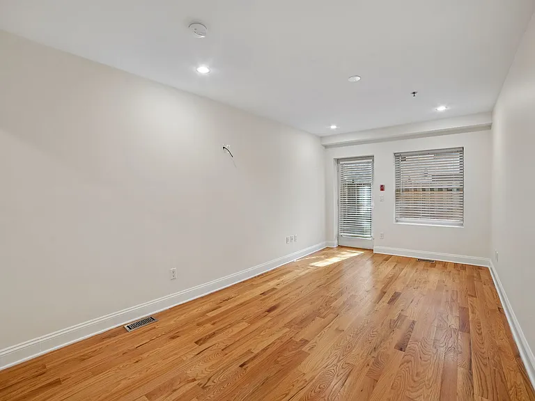 522 Hudson St #1 — Photo 11