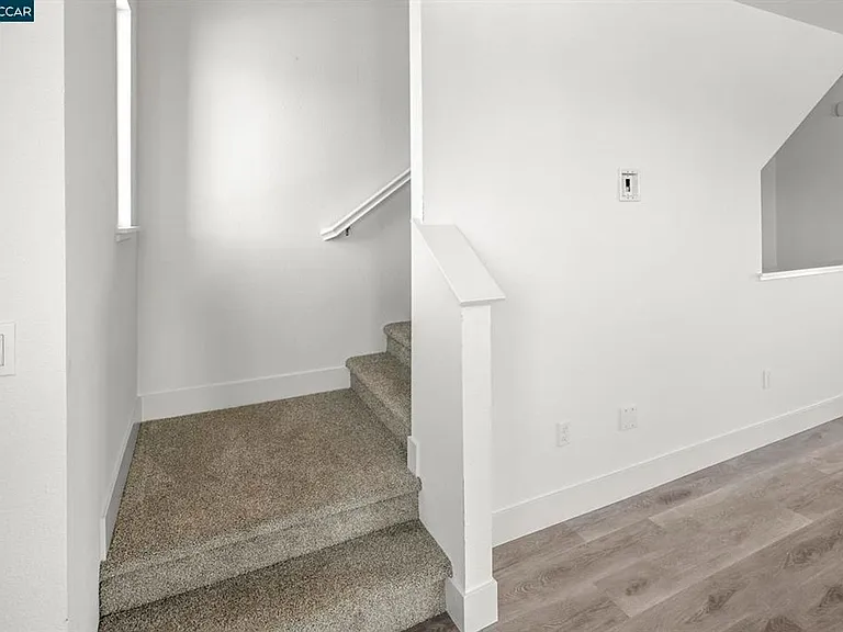 2802 Chattleton Ln — Photo 13
