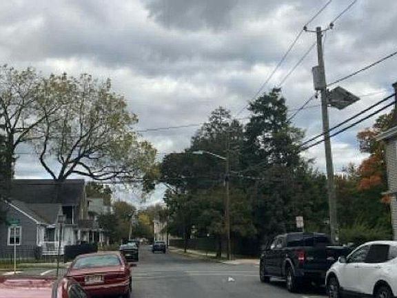 5th image of 220 W Union St