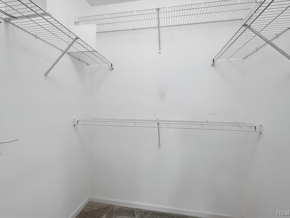 48461 Newcastle Ct, photo 17