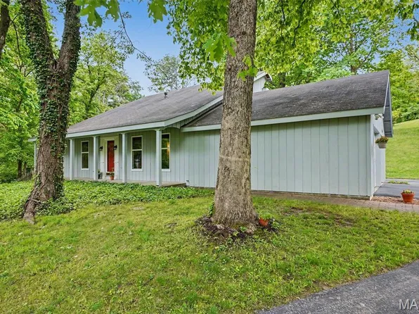 4120 Charbonier Rd, Florissant, MO 63031