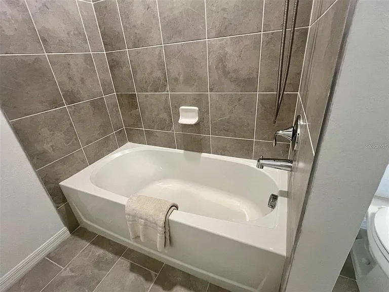18114 Gawthrop Dr #305 — Photo 16