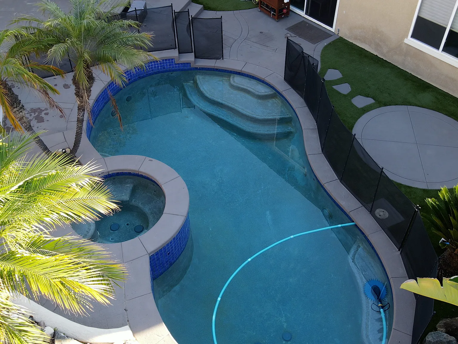 4 bed, 4.5 bath, 3276 sqft, $9,500 — Photo 1