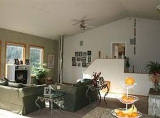 970 Shadow Hills Dr, Grants Pass, OR 97526