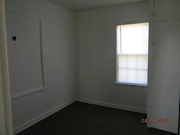 5th image of 510 Linden St