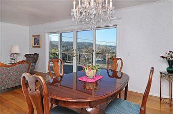 Dining room :: 512 W. 39th Ave