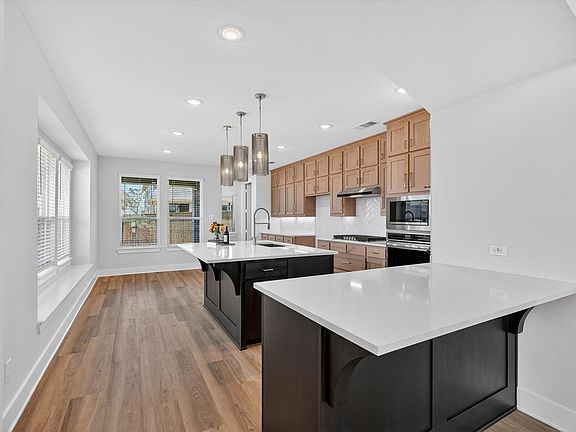 2nd image of 829 Willow Stream Dr