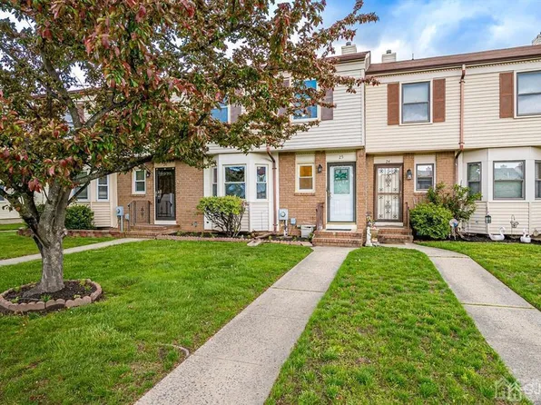 25 Daisy Ct, Sayreville, NJ 08872