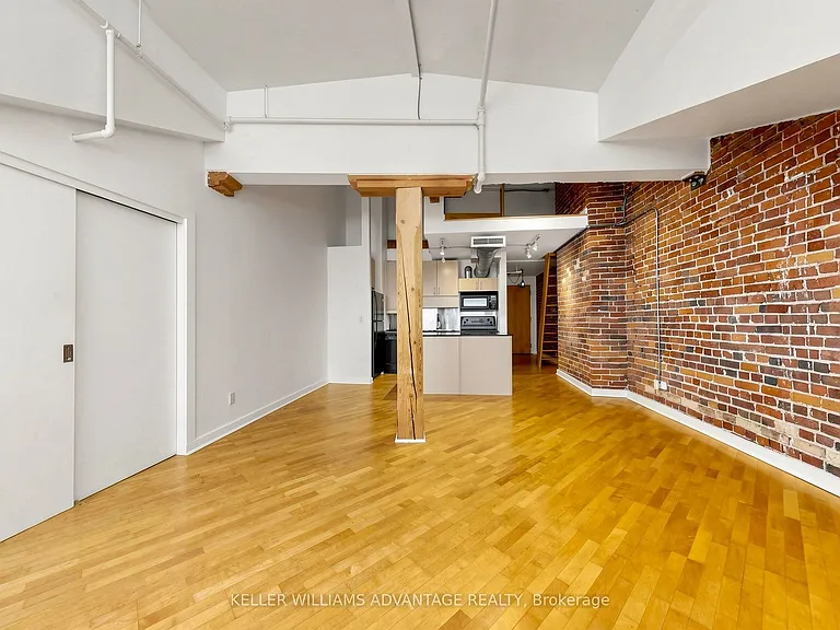 81A Front St E #417 — Photo 6