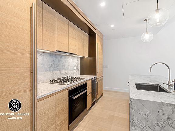 4th image of 215 W 28th St APT 7B